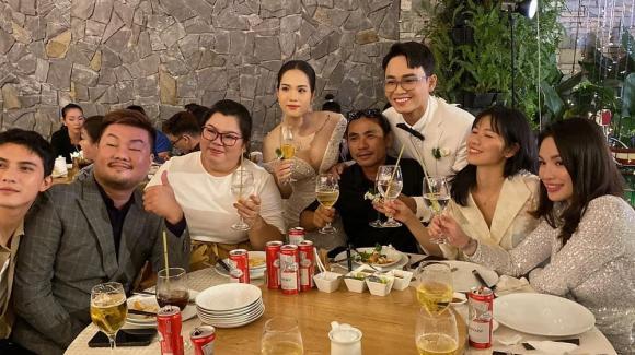 Vợ Anh Tú nhỏ xíu, lọt thỏm giữa dàn khách mời trong đám cưới-10