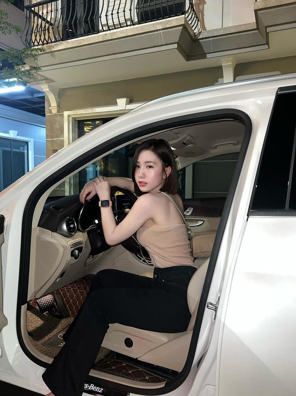 Ngã ngửa không nhận ra vợ quốc dân Tiểu Hý sau 1 năm nổi tiếng-3