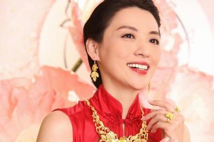 Hoa đán TVB Trần Vỹ nổi bật trong ngày cưới