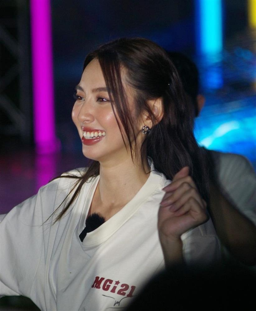 Thùy Tiên qua đủ góc CAM thường, có xinh như ảnh tự đăng?-14