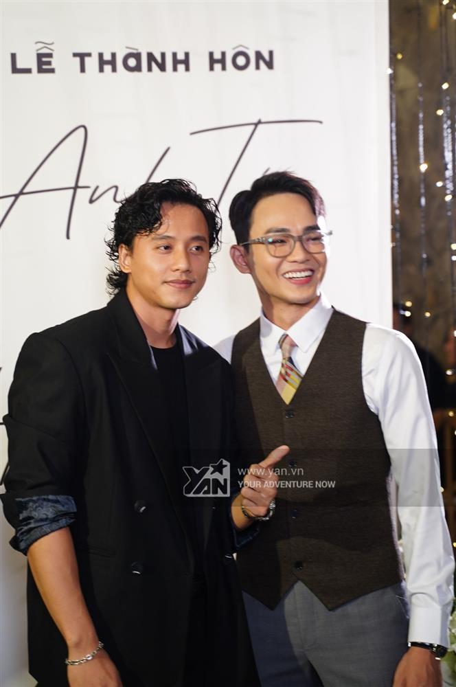 Vợ Mạc Văn Khoa xả ảnh dự cưới diễn viên Anh Tú, nhan sắc chú ý-11