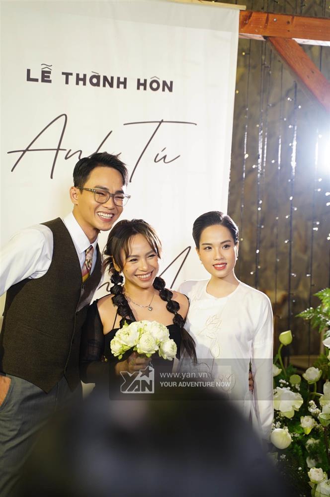 Vợ Mạc Văn Khoa xả ảnh dự cưới diễn viên Anh Tú, nhan sắc chú ý-12