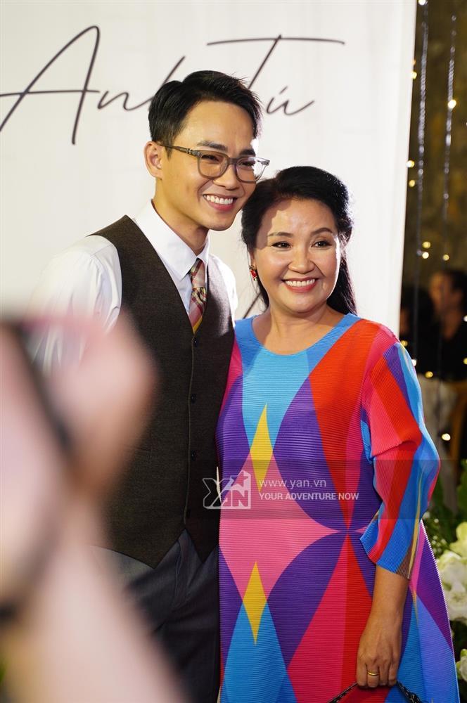 Vợ Mạc Văn Khoa xả ảnh dự cưới diễn viên Anh Tú, nhan sắc chú ý-14