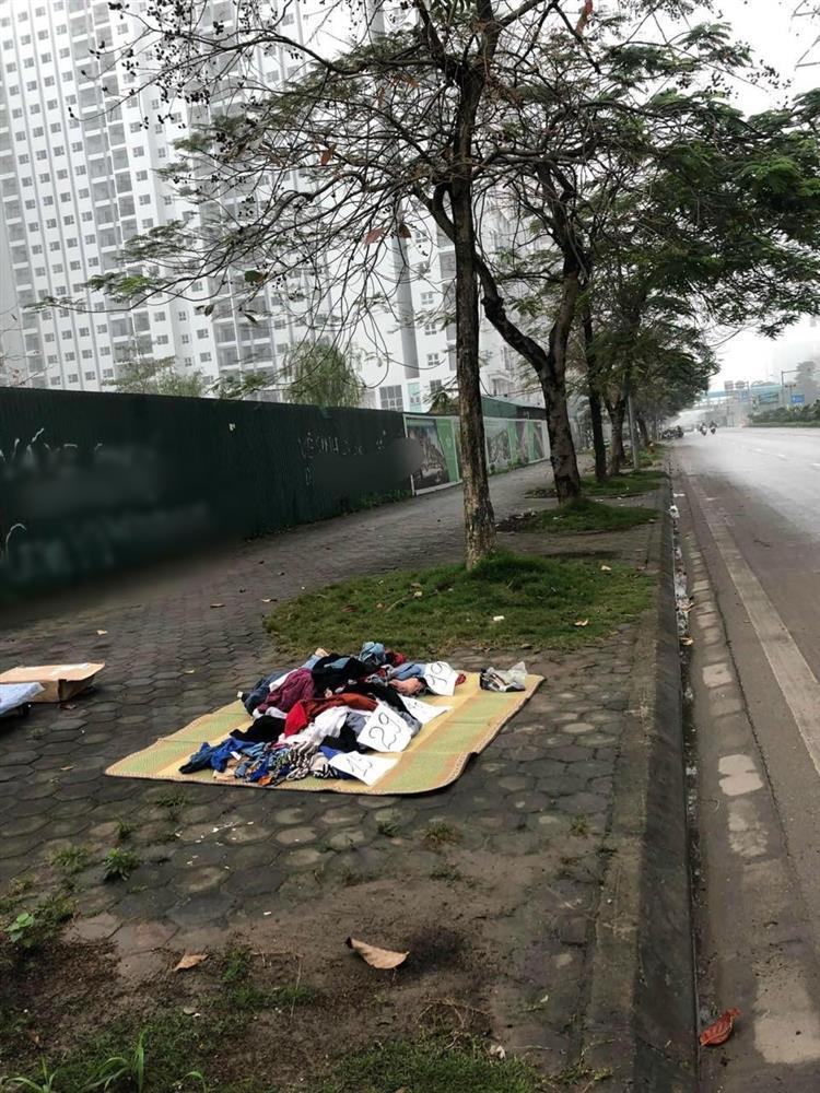 Vợ than vãn tủ quần áo chật, chồng bê luôn ra vỉa hè thanh lý-3