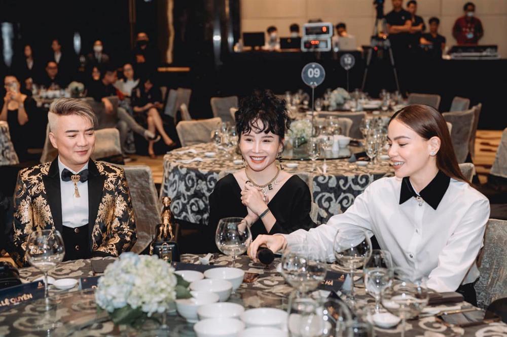 Netizen giúp Hà Hồ ghép mặt Lệ Quyên, Minh Hằng vào ảnh-2