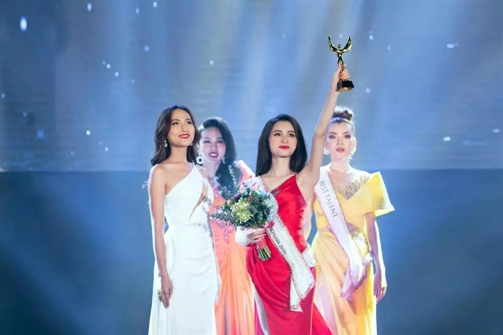 Á hậu chuyển giới xác nhận chia tay, bạn trai phản ứng ngược-8