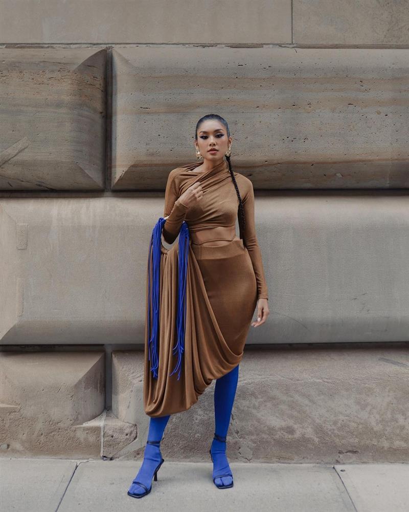 Á hậu Thảo Nhi Lê gội đầu cồng kềnh, người xem ná thở-10