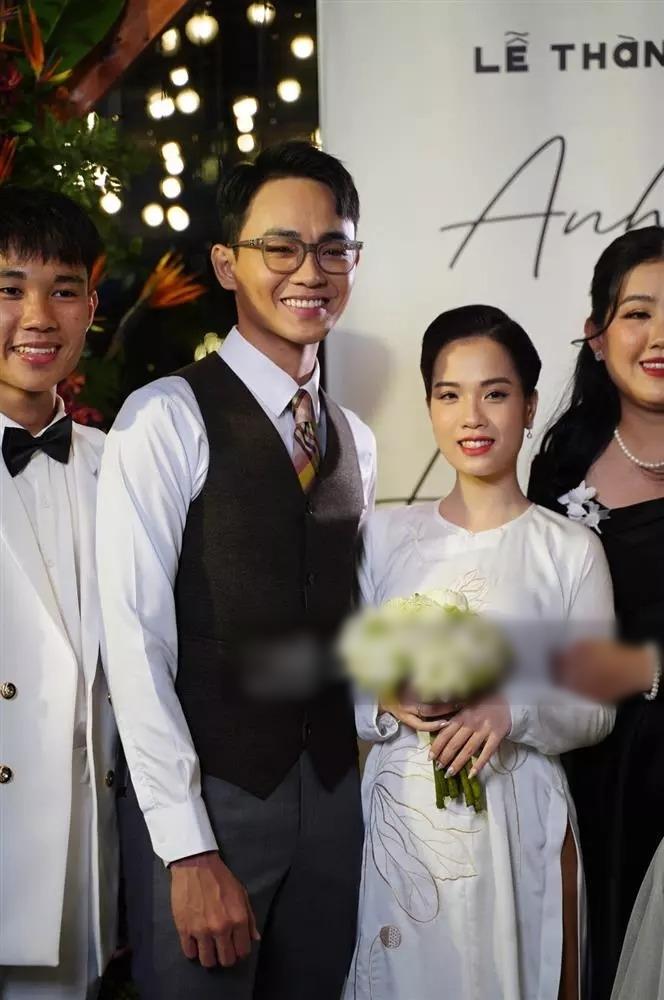 Vợ Anh Tú, Duy Mạnh và những người bị make up dìm hàng ngày cưới-2