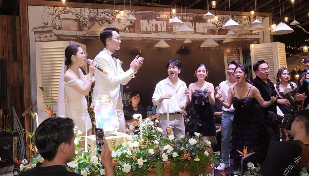 Đại Nghĩa mất kính, Ngọc Phước rớt tóc giả trong đám cưới Anh Tú-4