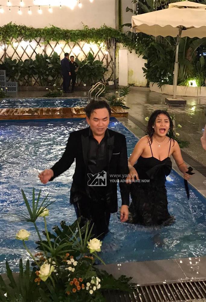 Đại Nghĩa mất kính, Ngọc Phước rớt tóc giả trong đám cưới Anh Tú-7