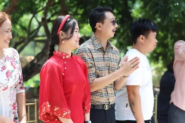 Từng bị chê mặc áo dài lố, Lâm Vỹ Dạ chữa sai khi đi đám cưới-3