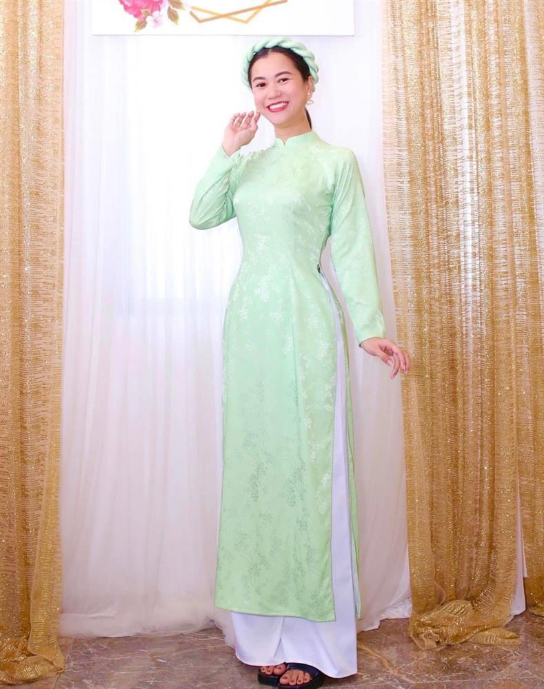 Từng bị chê mặc áo dài lố, Lâm Vỹ Dạ chữa sai khi đi đám cưới-4