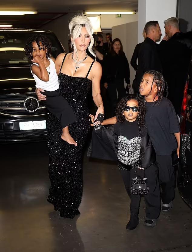 Kim Kardashian chưa sẵn sàng yêu ai sau chia tay tình trẻ-2