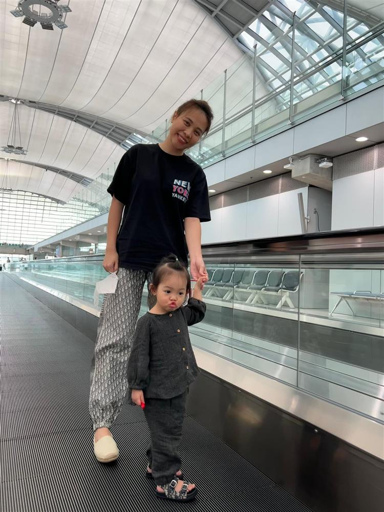 Tin showbiz Việt ngày 27/9: Á hậu Diễm Trang hé lộ giới tính con thứ 2-5