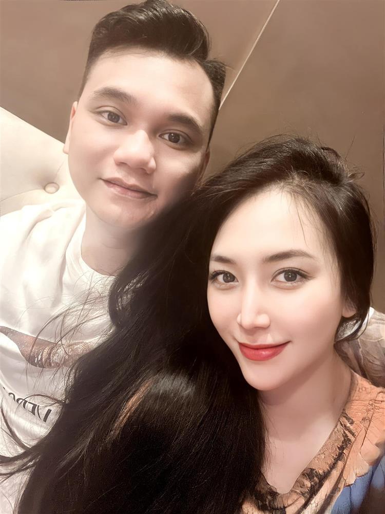 Tin showbiz Việt ngày 27/9: Á hậu Diễm Trang hé lộ giới tính con thứ 2-9