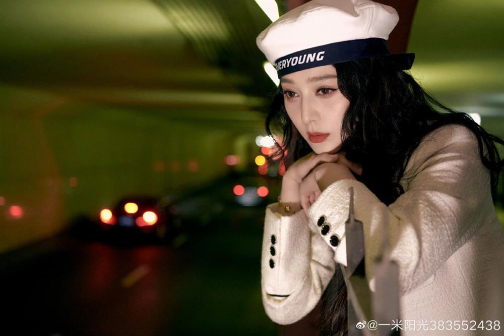 Phạm Băng Băng khí chất ngời ngời dự show thời trang-5