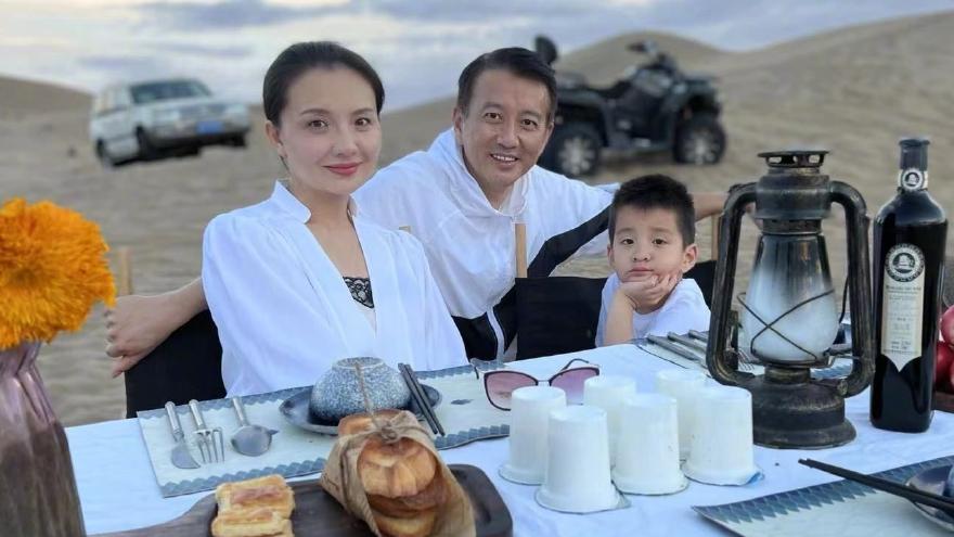 Mỹ nhân Chân Hoàn Truyện đăng ảnh hạnh phúc sau tin bị chồng đánh-1