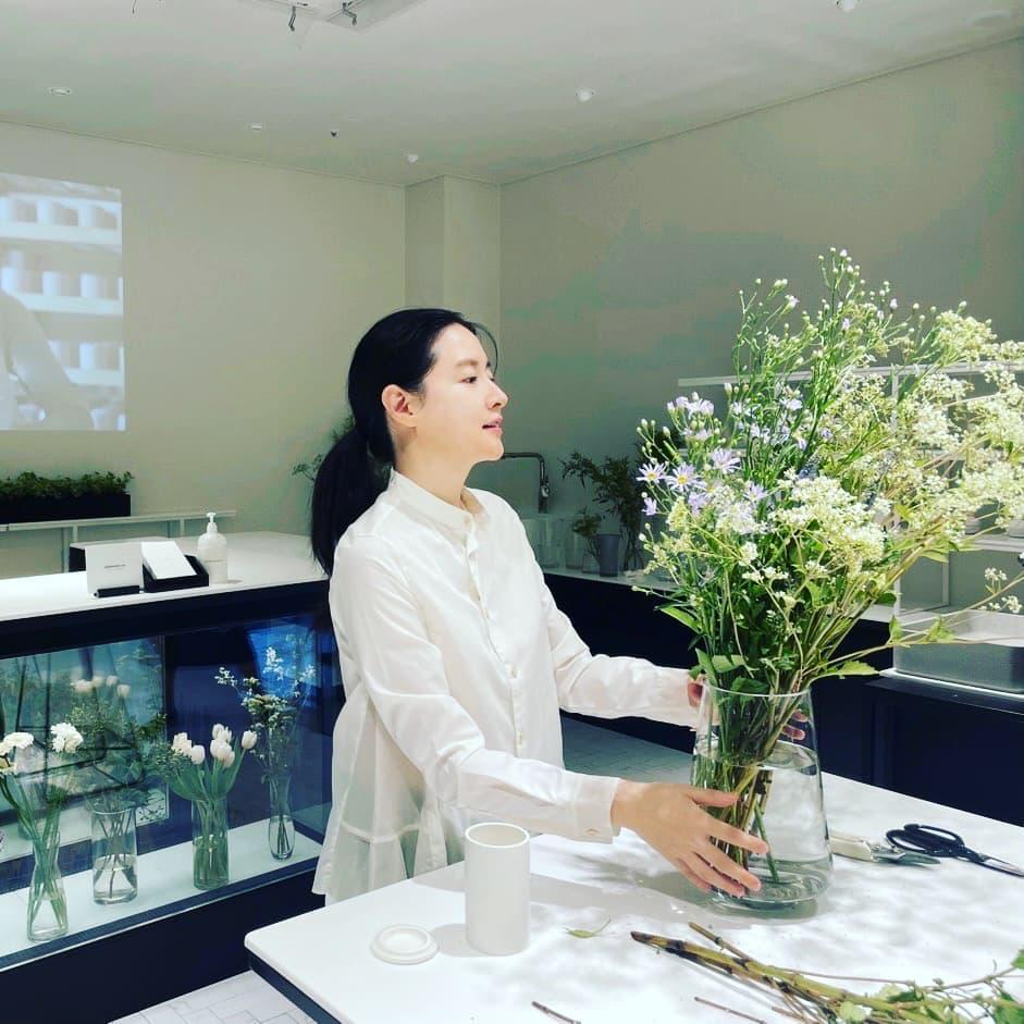 Lee Young Ae có trái tim vàng: Trả hết tiền đám cưới cho hậu bối và quản lý-3