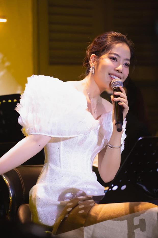 Thu Thủy lộ dấu hiệu tuổi tác khi đụng Lý Nhã Kỳ, Nam Em-5