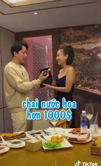 Trấn Thành tặng Thu Minh quà sinh nhật 1000 USD cực khét-3