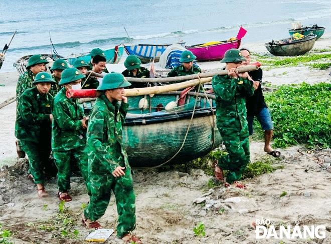 Nhiều nơi mưa trắng trời, bão số 4 sẽ quần thảo liên tục 10 - 12 tiếng-1