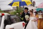 Những đám cưới 'chạy' siêu bão Noru ở miền Trung