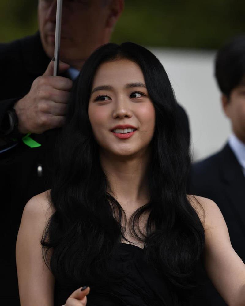 Vẻ đẹp không góc chết của BLACKPINK Jisoo-3