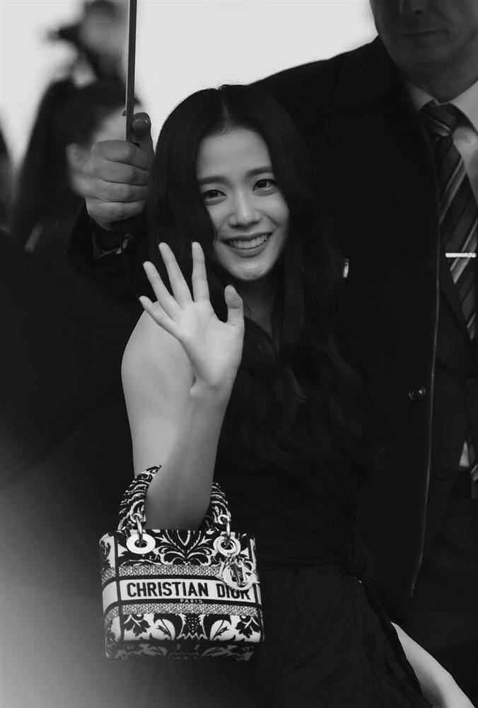 Vẻ đẹp không góc chết của BLACKPINK Jisoo-7