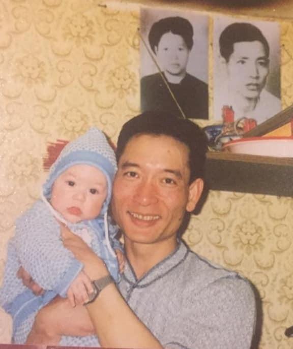 Bố Đặng Văn Lâm lộ diện hiếm hoi, ra sân cổ vũ con trai thi đấu-5