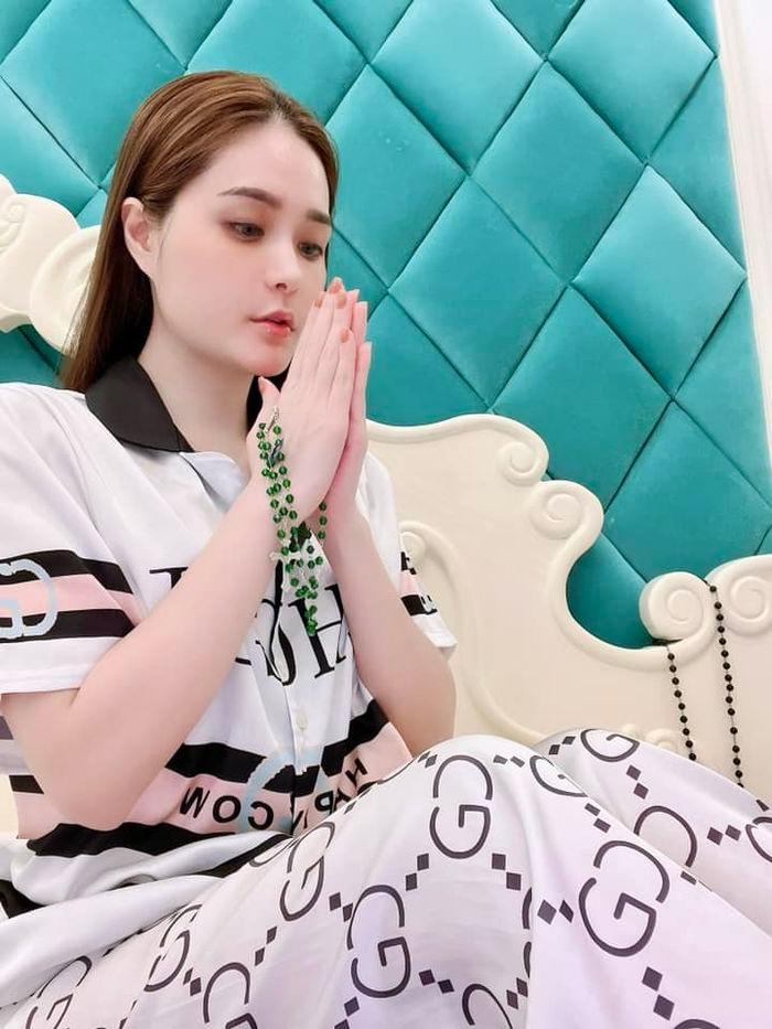 Bỏ tiền túi đi miền Trung từ thiện bị mỉa, Đoàn Di Băng đáp căng-5