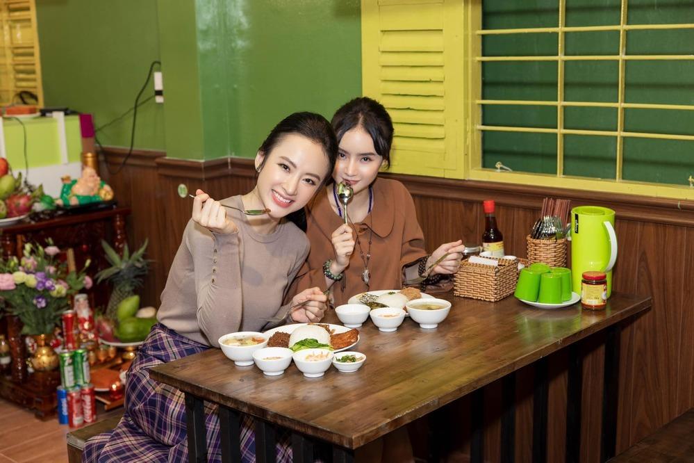 Em gái Angela Phương Trinh vất vả vì nước ngập do bão Noru-6