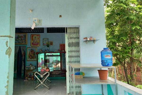 Xót xa bé trai 2 tuổi bị bỏ rơi lúc rạng sáng ở Hà Nội-4