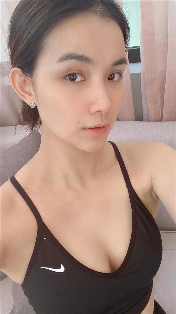 Thùy Lâm khoe mặt mộc, nhan sắc ra sao sau 14 năm đăng quang?-5