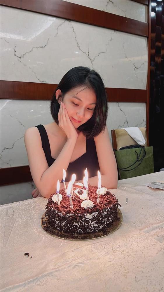 Thùy Lâm khoe mặt mộc, nhan sắc ra sao sau 14 năm đăng quang?-6