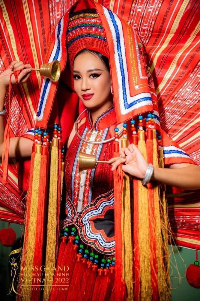 Á hậu Bảo Ngọc hé lộ trang phục dân tộc bất ngờ ở Miss Intercontinental-3