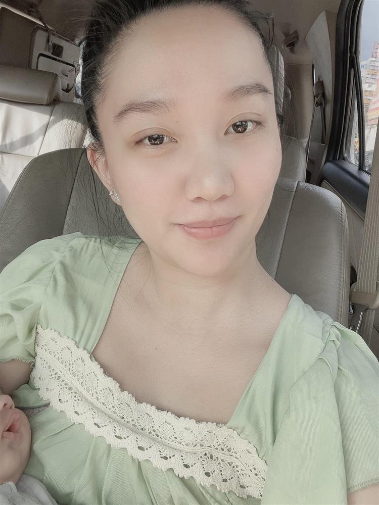 Con trai Lê Dương Bảo Lâm chỉ lộ môi đã cho thấy y đúc bố-1