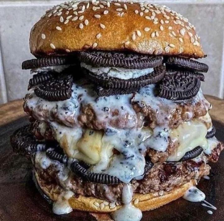 Những màn sáng tạo kết hợp đồ ăn nổi da gà vì quá kinh dị-4