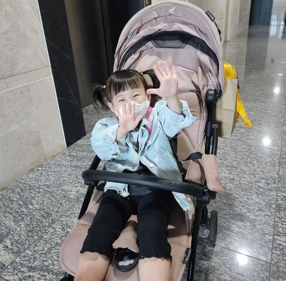 Con gái HaHa Running Man mắc bệnh hiếm gặp-2