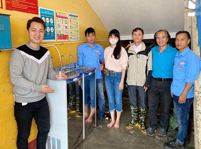 Đăng Khôi - Thủy Anh khéo léo khi gửi tiền ủng hộ miền Trung-4