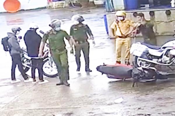 Tổ cảnh sát đánh nam sinh: Có thể khởi tố tội giết người-3