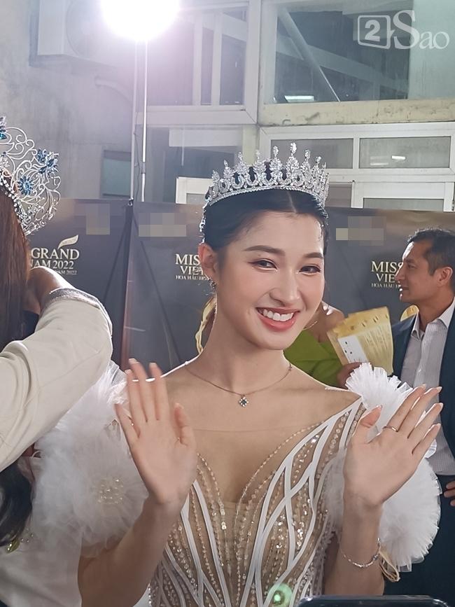 Phương Nhi nổi bật CAM thường, sáng bừng bên Mai Phương-3