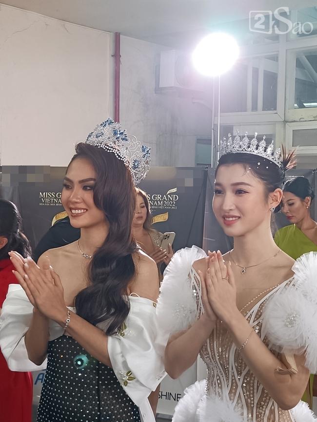 Phương Nhi nổi bật CAM thường, sáng bừng bên Mai Phương-5