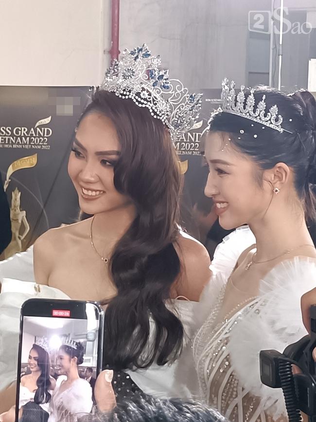 Phương Nhi nổi bật CAM thường, sáng bừng bên Mai Phương-11