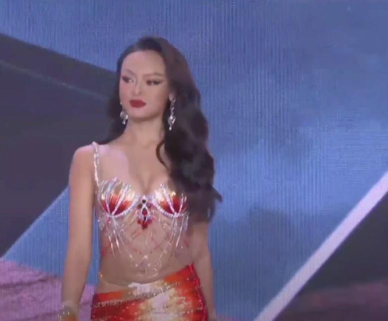 Mai Ngô diện đầm kiệm vải lộ dáng kém nuột ở bán kết Miss Grand VN-4