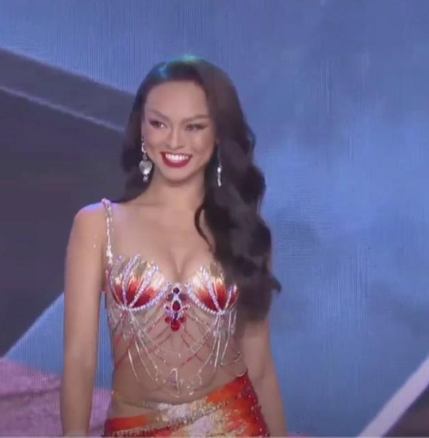 Mai Ngô diện đầm kiệm vải lộ dáng kém nuột ở bán kết Miss Grand VN-5