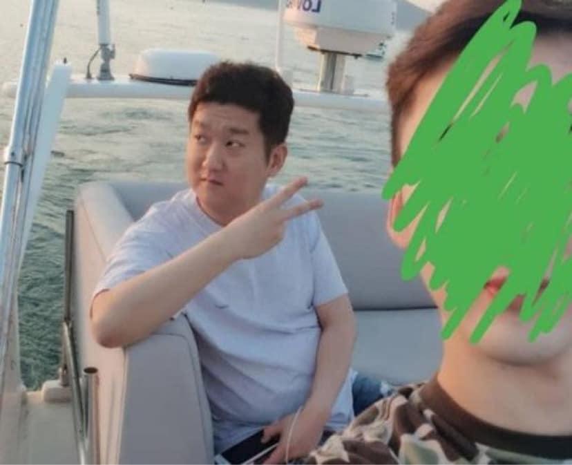 Đại gia hẹn hò Park Min Young: Từng có án tù, ngoại hình ra sao?-3