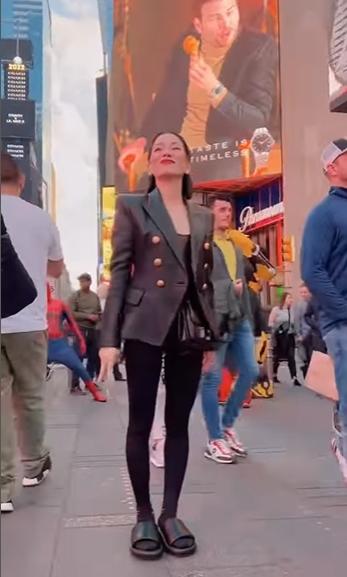 Lệ Quyên quăng guốc, quậy hết mình ở New York với Lâm Bảo Châu-4