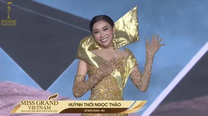 Đầm dạ hội của Nguyên Thảo gây thất vọng vì khác xa bản vẽ-4