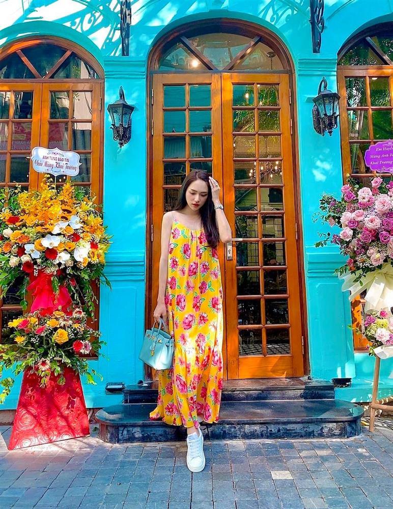 Hương Giang mê đắm những chiếc đầm maxi nuốt dáng-8