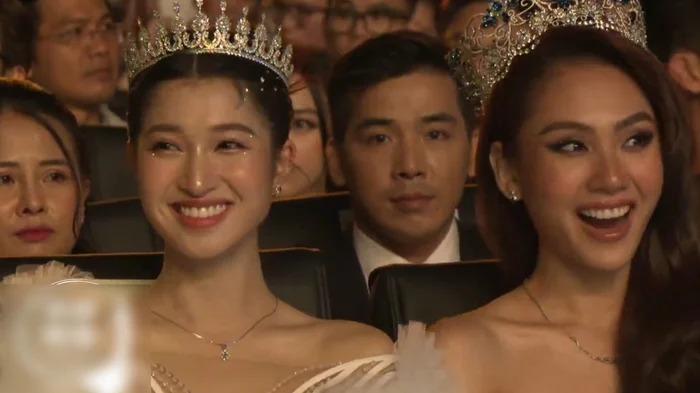 Bắt trọn Mai Phương cười rạng rỡ, tưởng đâu Catriona Gray-3